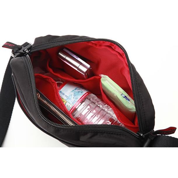 ROLLING STONE MASU ショルダーバッグ 黒/赤 ARTISAN&ARTIST（アルティザン・アンド・アーティスト） レディース 斜