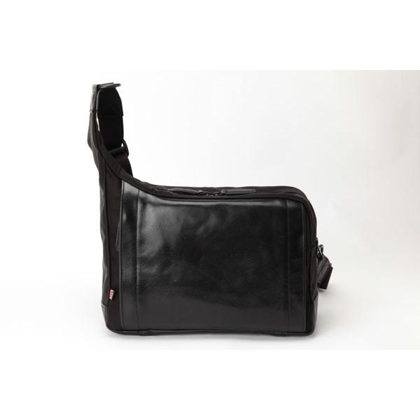 カメラ用品 機能的 人気ブランド　おしゃれ　カメラバッグ アルティザン＆アーティストボディバッグ型カメラバッグ＜大人のランドセル＞