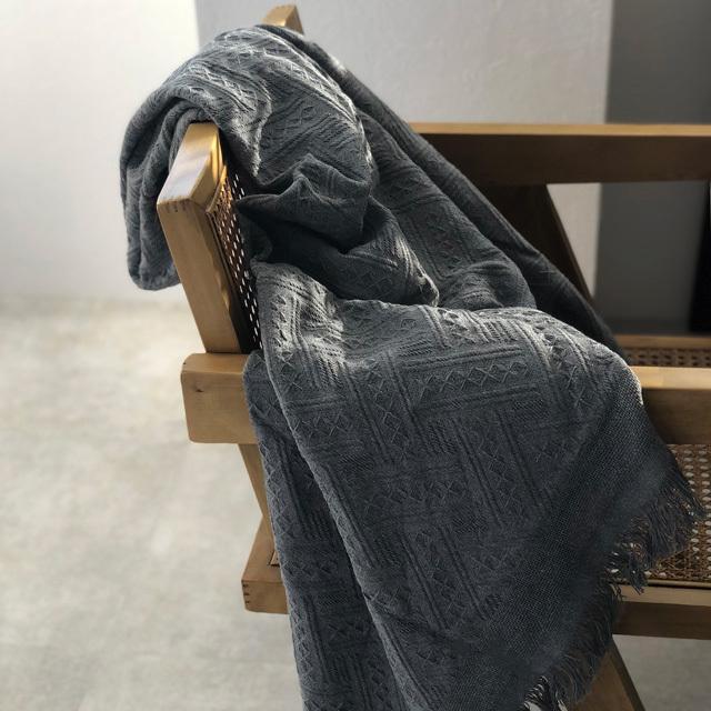ジャガード織り 無地 マルチカバー コットン 190cm 140cm フリンジ ホワイト グレー Art Of Black Blanket Art Of Black 通販 Yahoo ショッピング