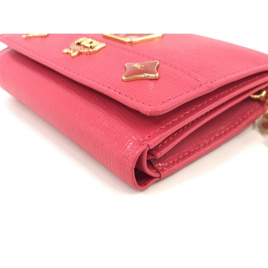 MCM チャーム付き ウォレット 折りたたみ財布 ミニ財布 3つ折り MCM チャーム付き ウォレット 折りたたみ財布 ミニ財布 3つ折り