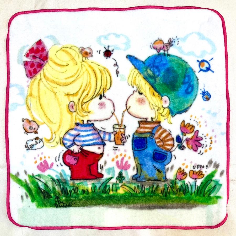 【水森亜土】ミニタオル「カップル」25×25cm/かわいい/ハート/ピンク/女の子/キャラクターグッズ/あどちゃん/グッズ/ギフト/プレゼント | 