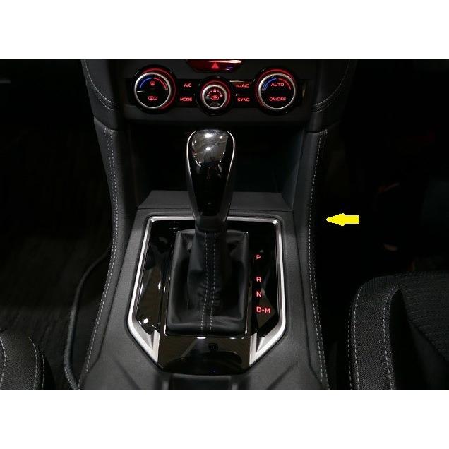 大人気　絶版・希少・美品　スバル オーナメントパネル シルバーカーボン&メッキ SUBARU（スバル） 【インプレッサ・GK/GT】2．0i-L用