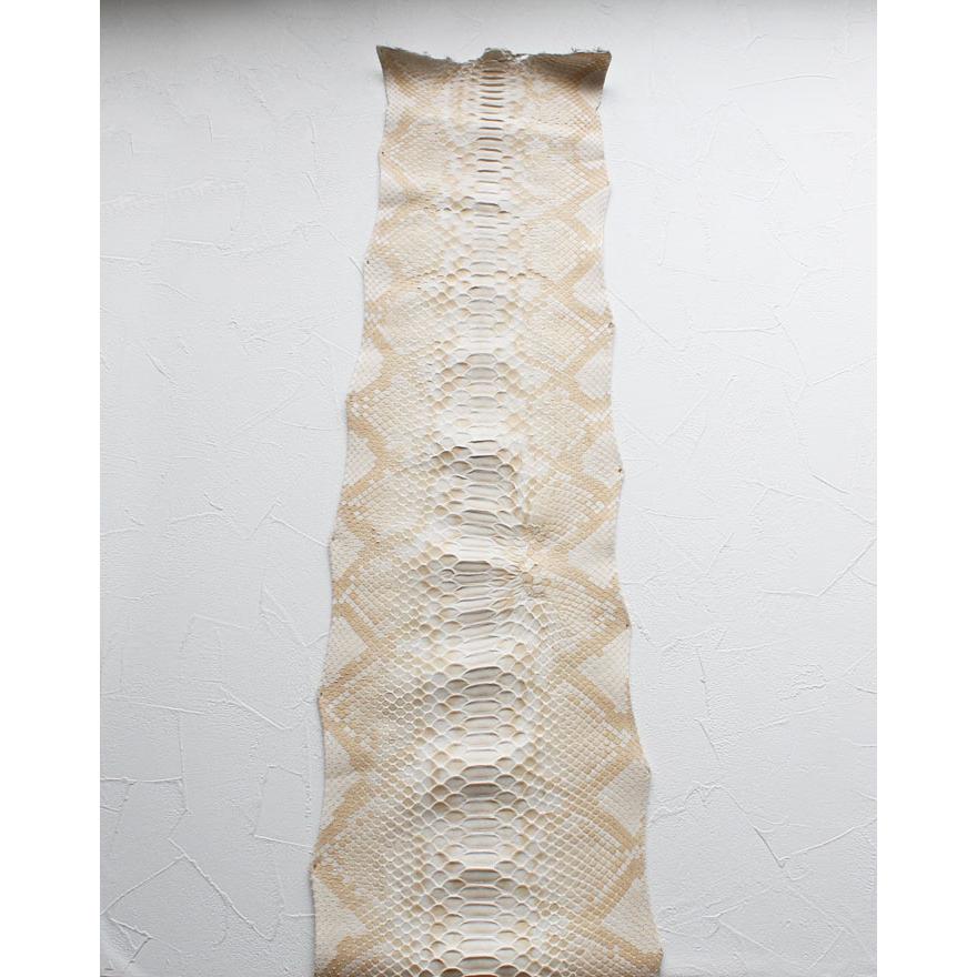 革販売 1枚 アルビノ ダイヤモンドパイソン 3.2m XLマット蛇革 ヘビ 革