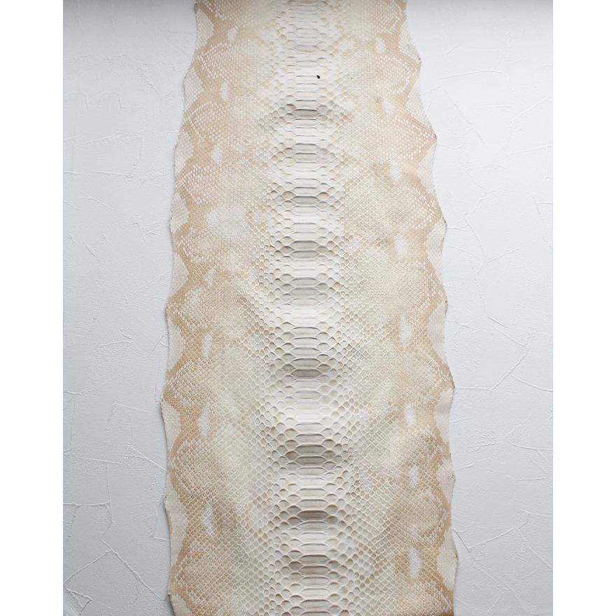 革販売 1枚 アルビノ ダイヤモンドパイソン 3.2m XLマット蛇革 ヘビ 革