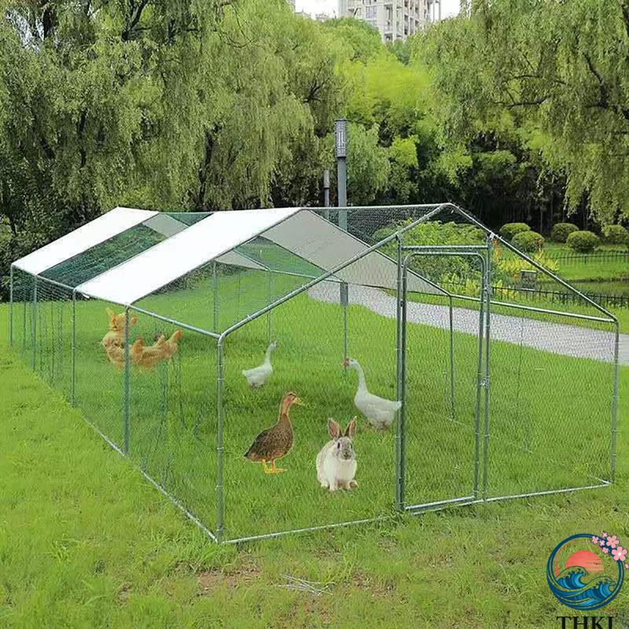 大型金属製鶏小屋ラン 頑丈な金網と防水屋根カバー付き 屋外用歩行式鶏舎 THKJ 庭農場用 防水 UVカットカバー付き 屋外裏庭農場に最適 園芸に便利 使いやすいの画像