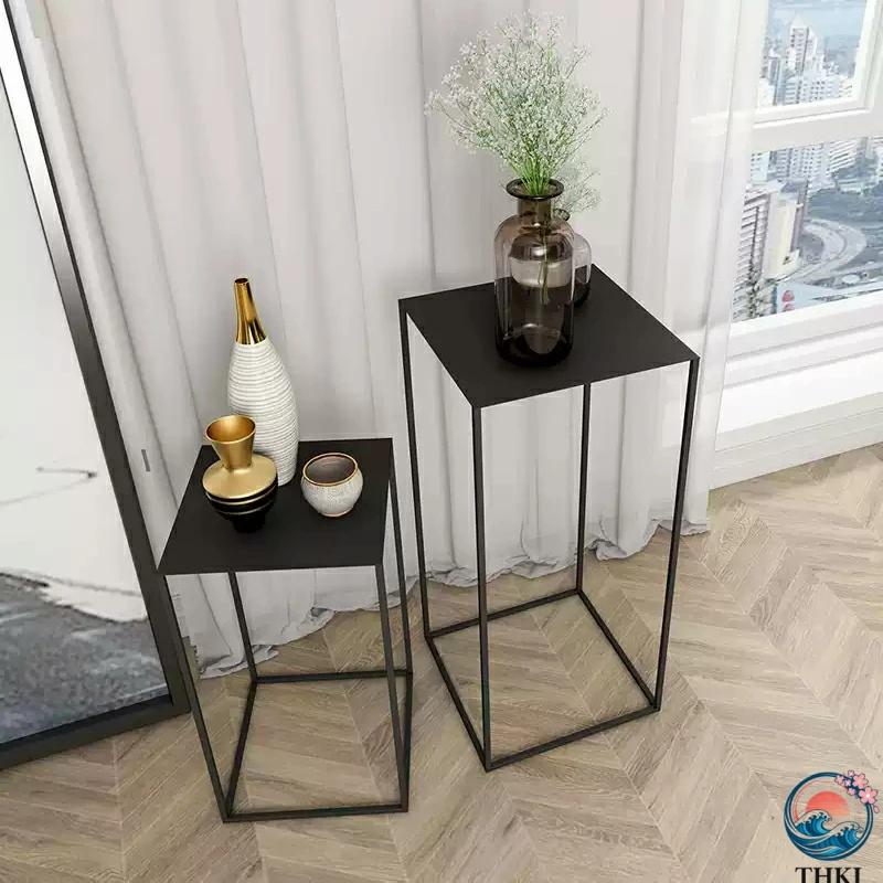 スチール製 ディスプレイラック サイドテーブル 高さ54cm 74cm THKJ 置物スタンド 壁寄せラック インテリア展示台 マットブラック シンプルデザ おしゃれの画像
