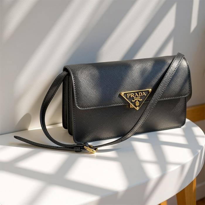 PRADA（プラダ） 【並行輸入品】 ショルダーバッグ サフィアーノレザー