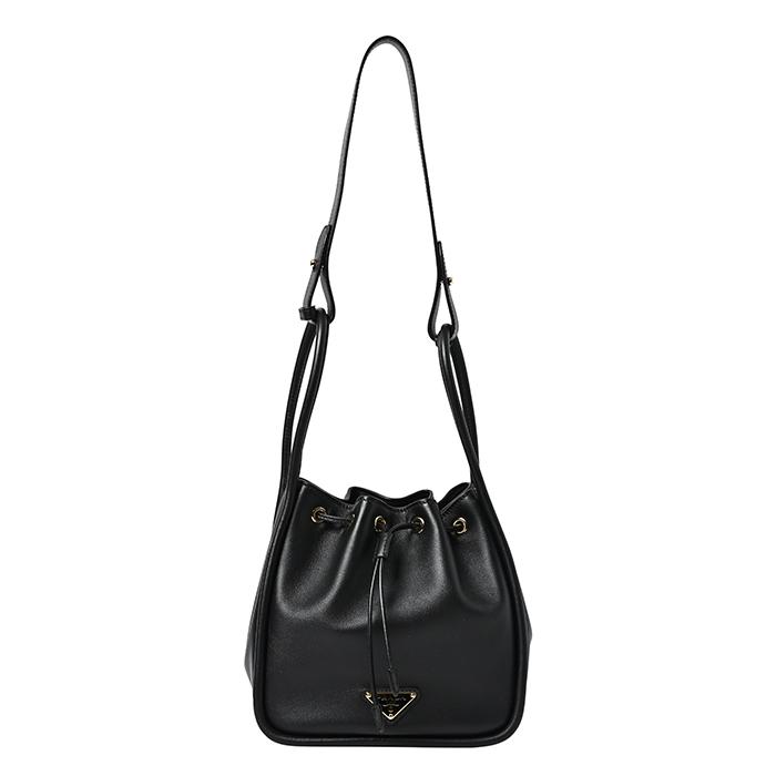 S*！様 PRADA ナイロン ミニ ハンドバッグ ブラック 三角ロゴ金具 