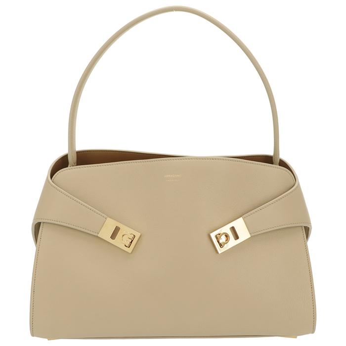 フェラガモ 美品　Ferragamo ベージュ ハンドバッグ　メタル FERRAGAMO（フェラガモ） 【並行輸入品】 トートバッグ HUG ソフト