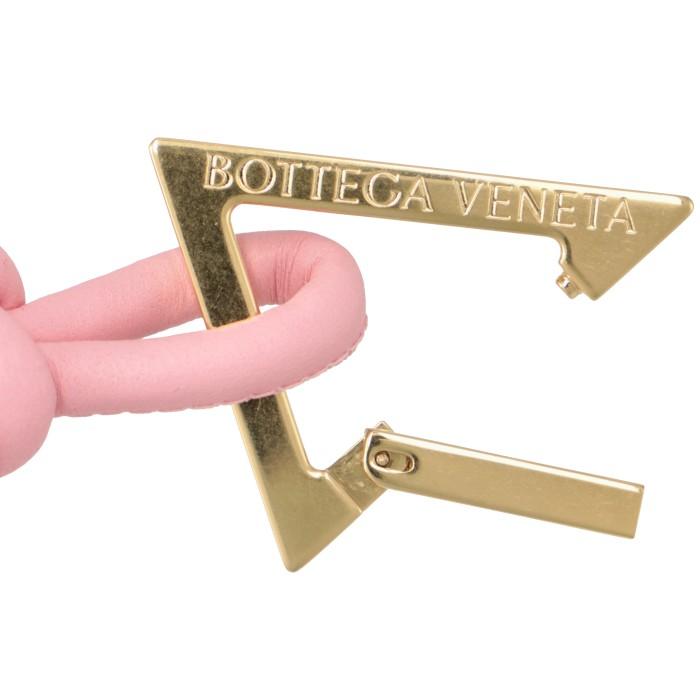 BOTTEGA VENETA キーホルダートライアングル メタル キーリング BOTTEGA VENETA キーホルダートライアングル メタル キーリング