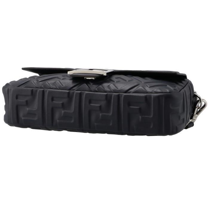 FENDI（フェンディ） 【並行輸入品】 ショルダーバッグ ミディアム