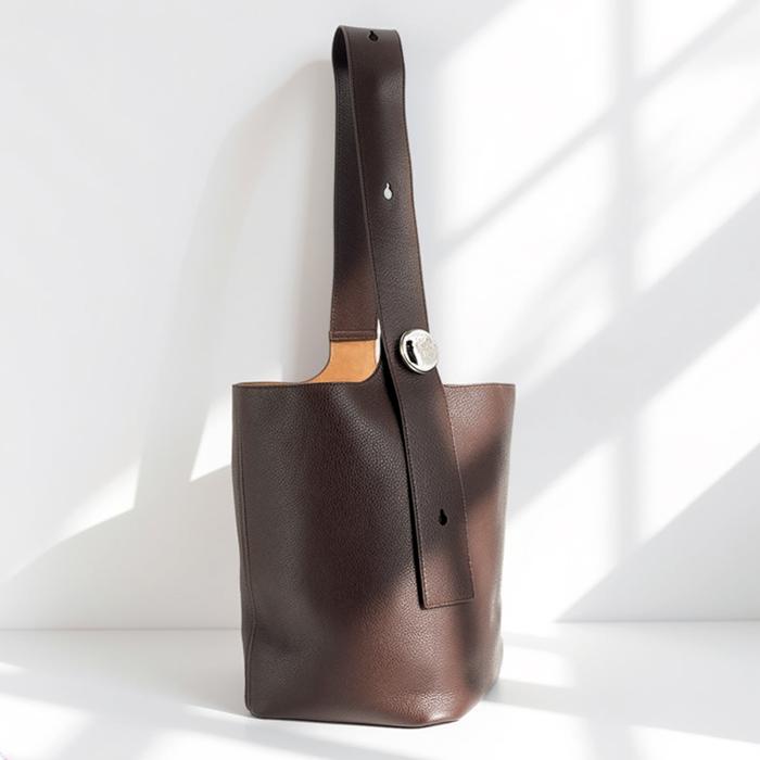 ロエベ LOEWE メンズ ペブル バケットバッグ ラージ【ブラック 】 ぺブル バケットバッグ ミニ（ソフトグレインカーフ） ブラック