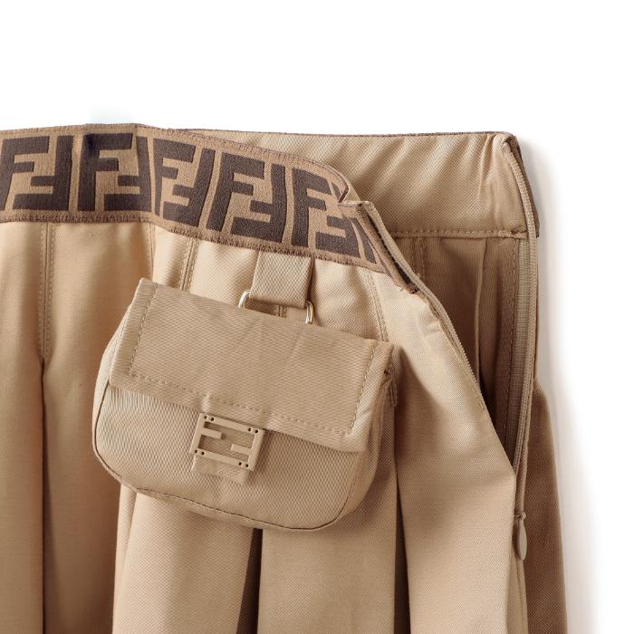 FENDI フェンディ 大人もOK キッズ プリーツスカート FFロゴ FENDI フェンディ 大人もOK キッズ プリーツスカート FFロゴ