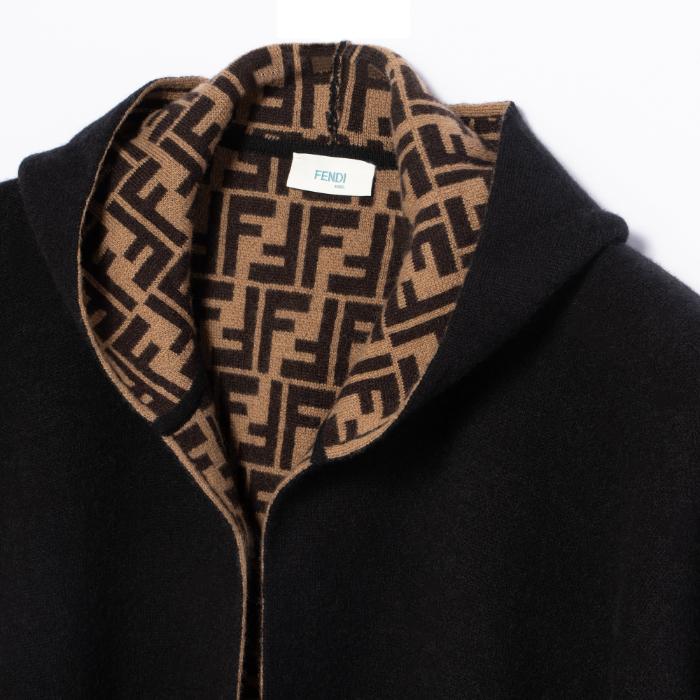 フェンディ FENDI 【大人もOK】キッズ ケープ リバーシブル FFロゴ 
