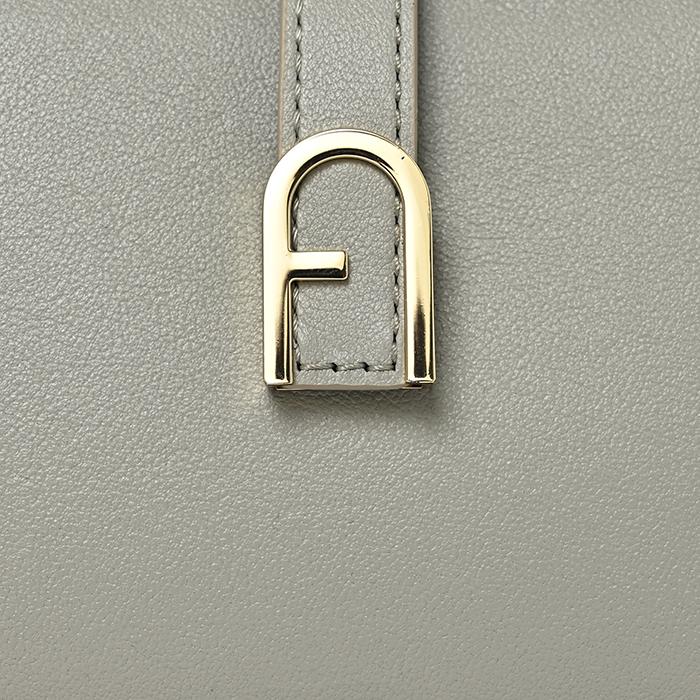 FURLA（フルラ） 【並行輸入品】 長財布 二つ折り フロー