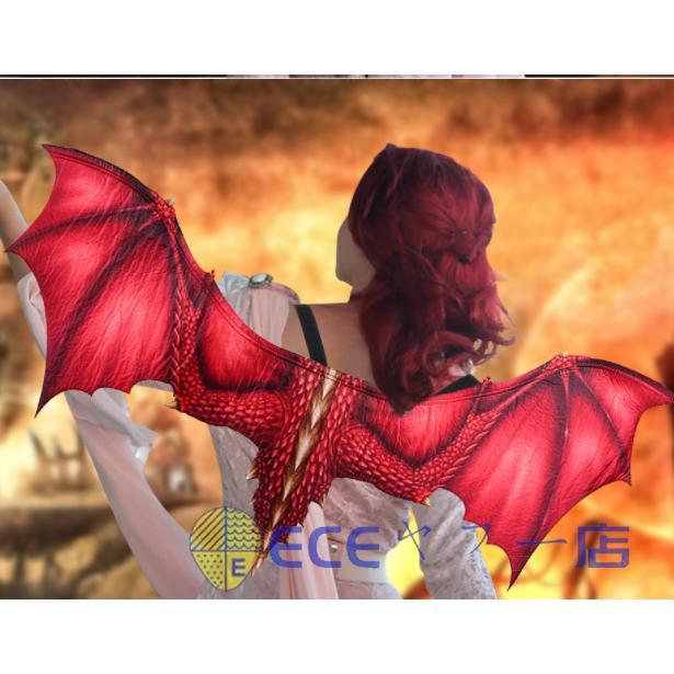 ハロウィンカーニバルでは、大人が不織布竜の翼を飾るコスプレ道具｜asagaoshoutenn｜02