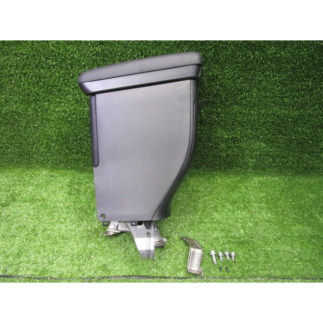 アクア NHP10 コンソールボックス 58905-52020-C0 送料【S1】 : ASAHI