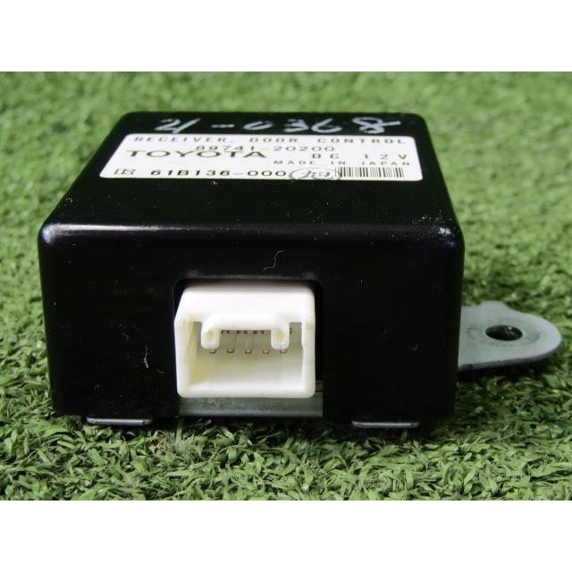 セリカ ZZT230 ドアコントロールレシーバー 61B136-000 89741-20200