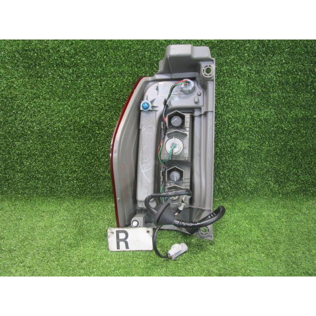 タント LA600S LA610S 右テールランプ 220-51391 81551-B2350 送料【S1 
