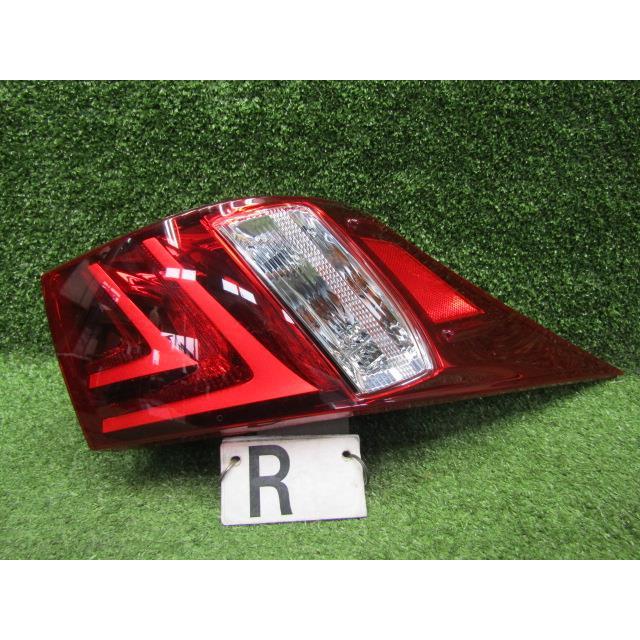 レクサス（LEXUS） IS AVE30 右テールランプ 53-80 81550-53280 送料