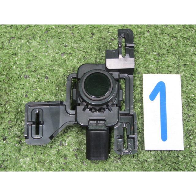 カローラスポーツ ZWE219H フロントソナー ロアグリル内左側 188500
