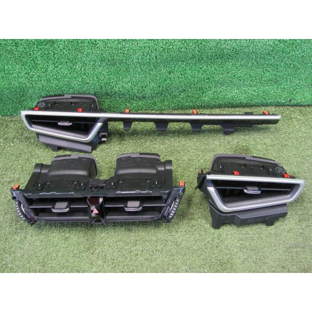 カローラスポーツ ZWE219H エアコン吹き出し口 3点セット 55660-12530