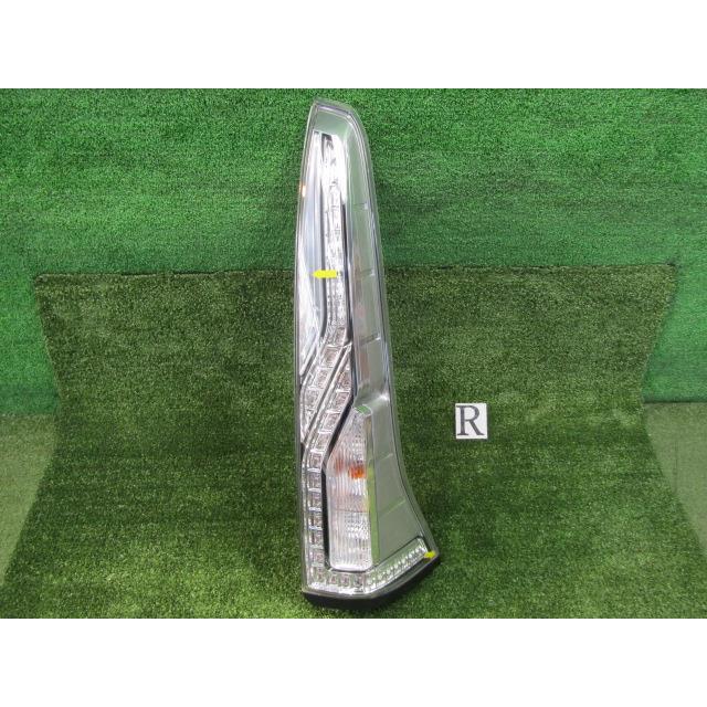 セレナ HFC26 右テールランプ 220-23682 26550-3JY0A 送料【M1