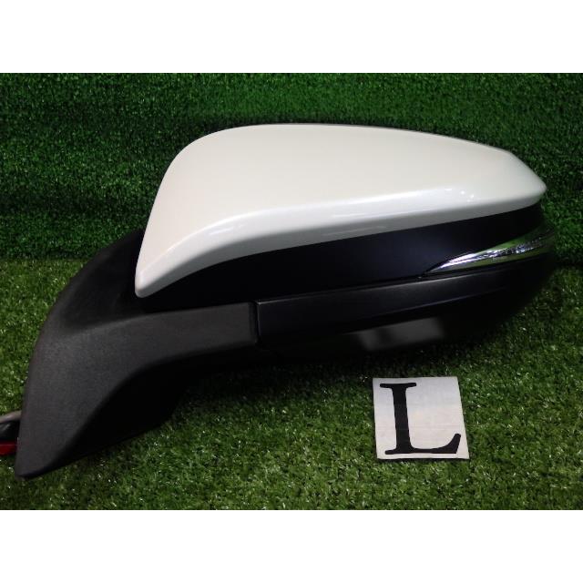 エスクァイア ZWR80G 左サイドミラー 左ドアミラー 070 G095 87940