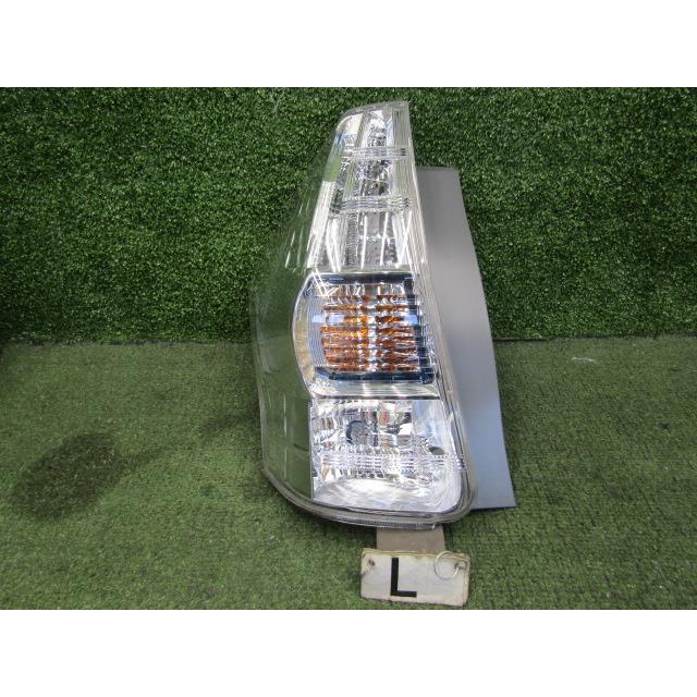 プリウスα ZVW41W 左テールランプ 47-46 81561-47140 送料【S1