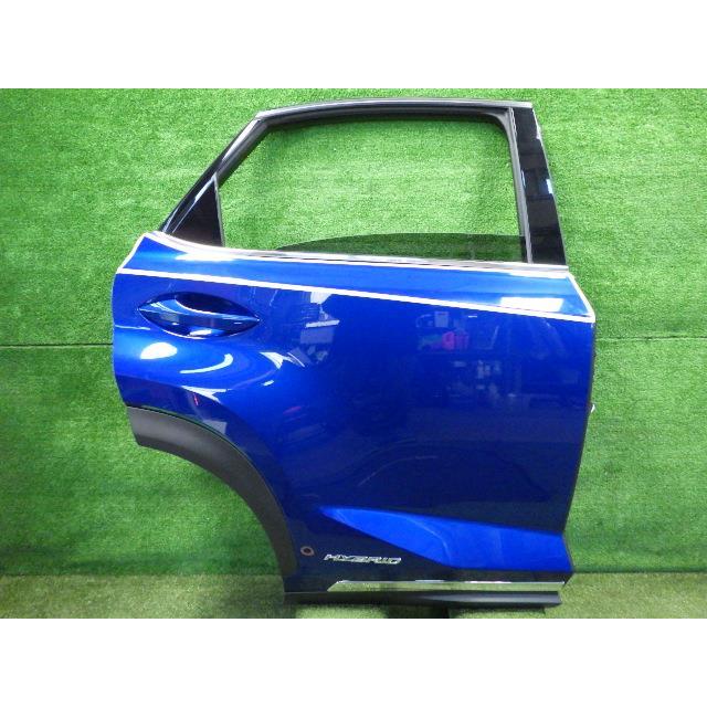 レクサス（LEXUS） NX AYZ15 右リアドア 8X1 M2L3 67003-78020 送料【M
