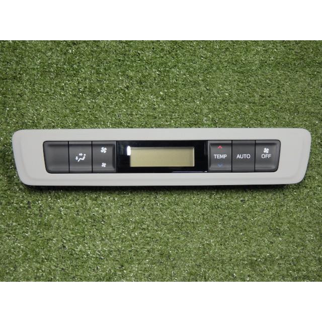 エスクァイア ZWR80G エアコンスイッチ エアコンパネル リア用 84010