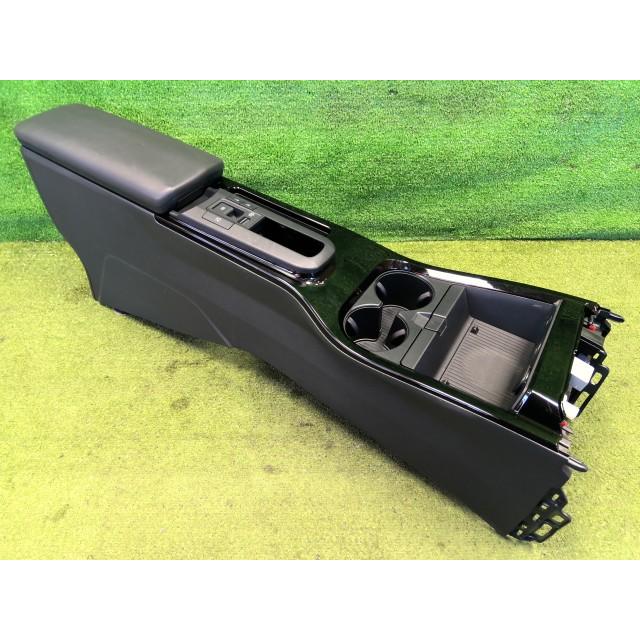 プリウス MXWH60 フロントセンターコンソール 58911-47090 58910-47270
