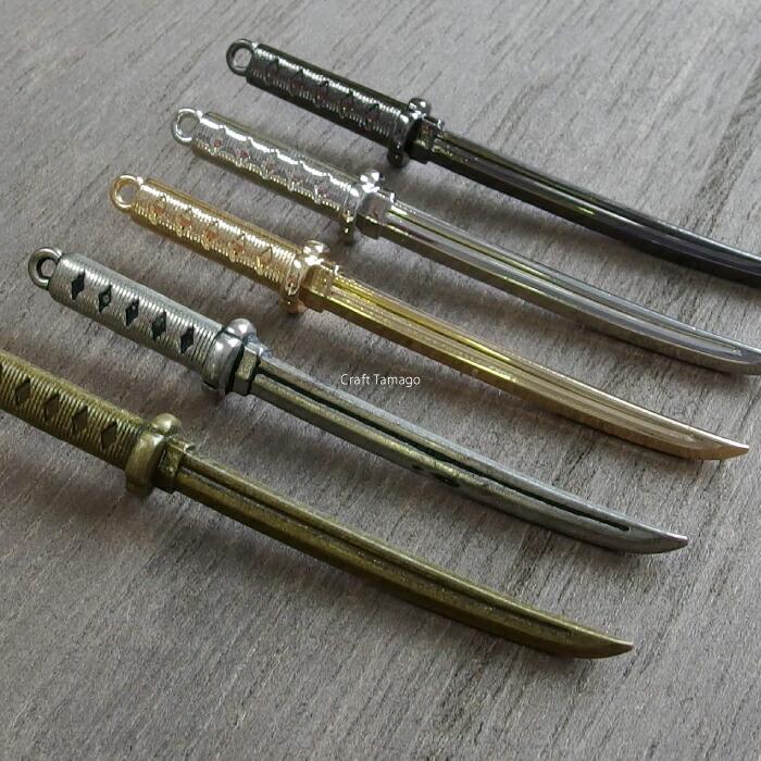 10個 チャーム 日本刀 刀剣 66mm Craft Tamagoオリジナル 資材 素材 アクセサリー パーツ 材料 ハンドメイド 卸 問屋 手芸 10 Craft Tamago クラフトタマゴ 通販 Yahoo ショッピング