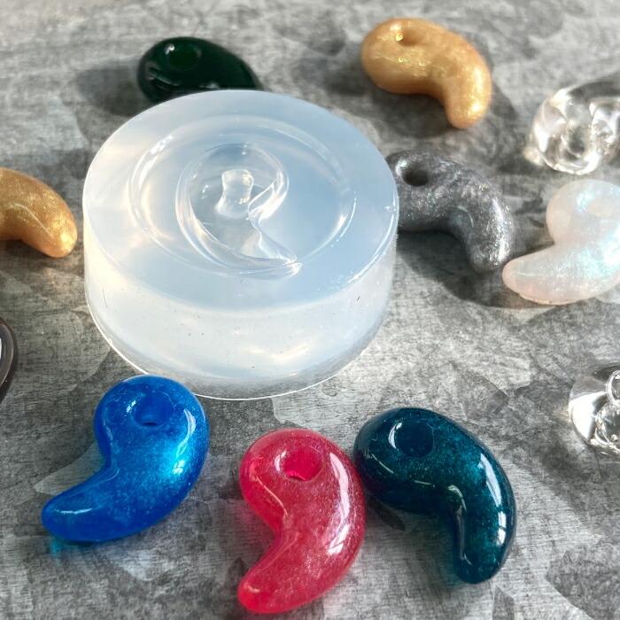 シリコンモールド 勾玉 マガタマ まがたま 16*12mm 1個 資材 シリコンモールド 勾玉 マガタマ まがたま 16*12mm 1個 資材