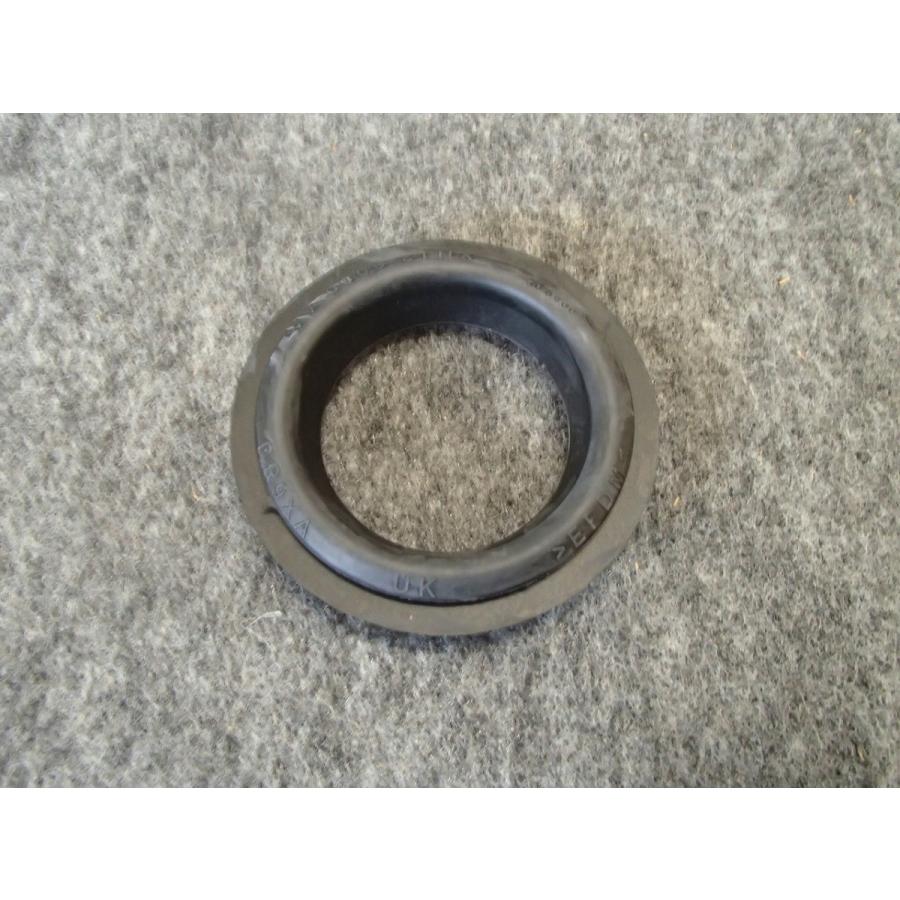 ランドローバー ディフェンダー 給油口グロメット 純正品 : 旭