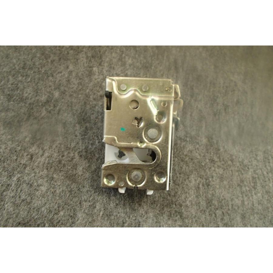 ランドローバー ディフェンダー 右リヤ ドアロック 純正品 : 旭