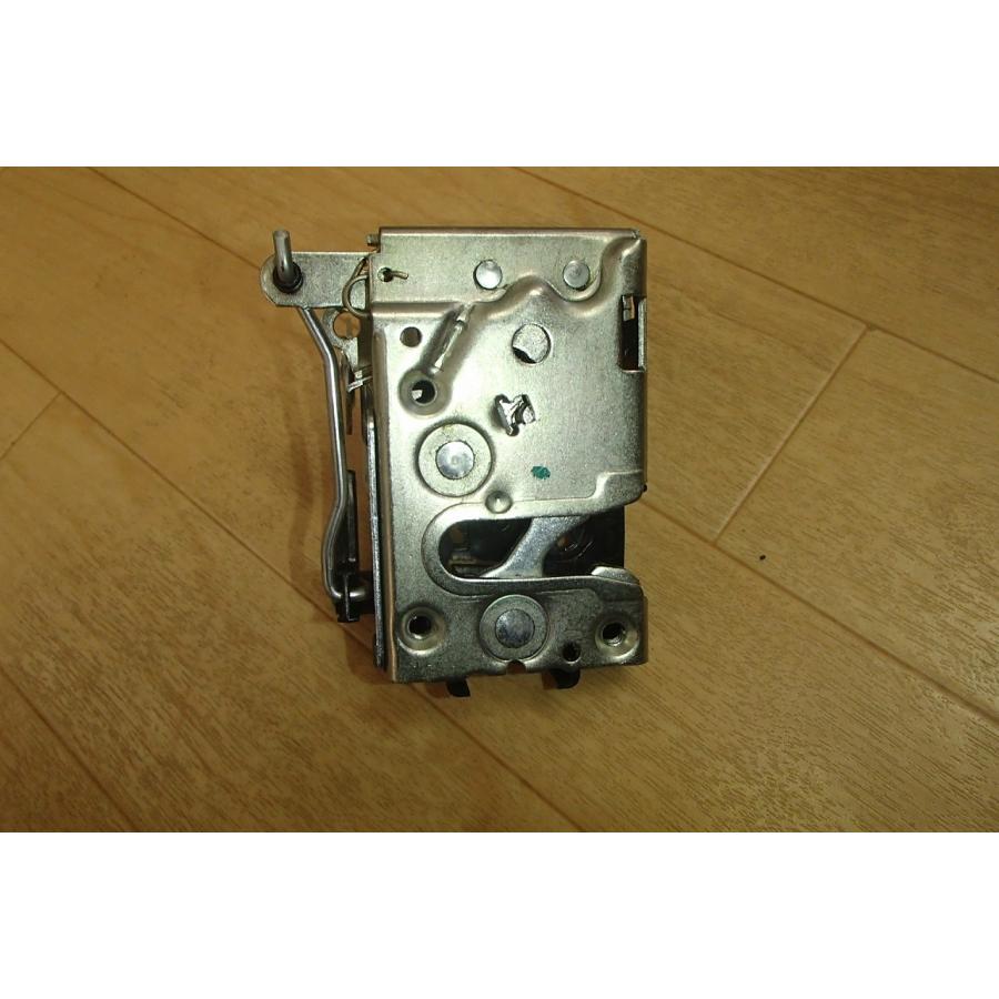 ランドローバー ディフェンダー 左フロントドアロック 純正品 : 旭