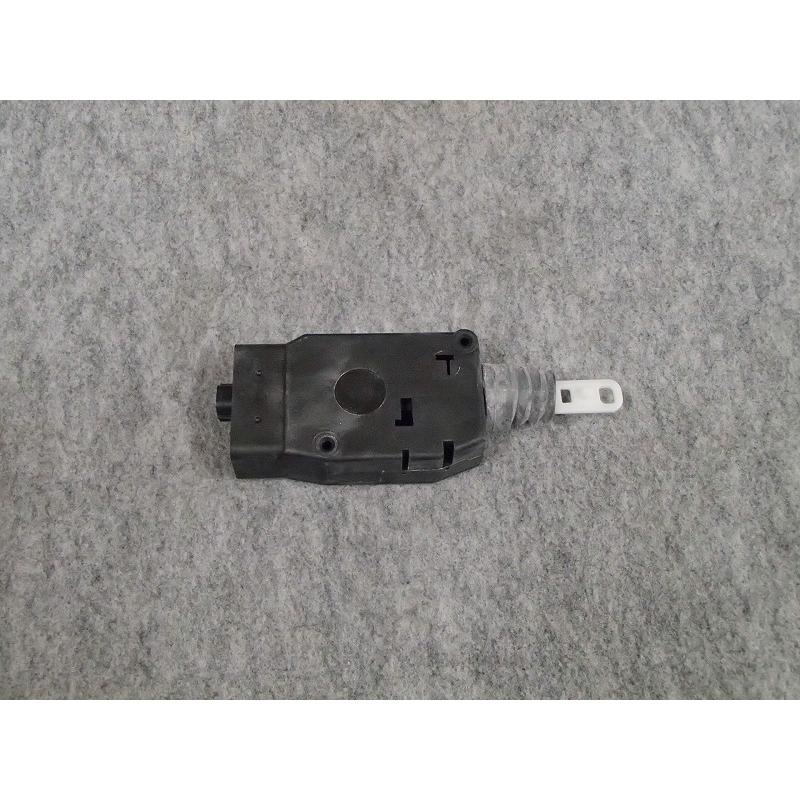 ランドローバー ディフェンダー ドアロックアクチュエーター 助手席側