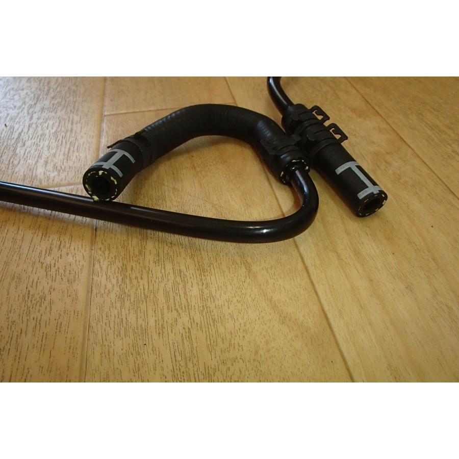 ランドローバー ディフェンダー クーラントパイプTd5・TDCi  