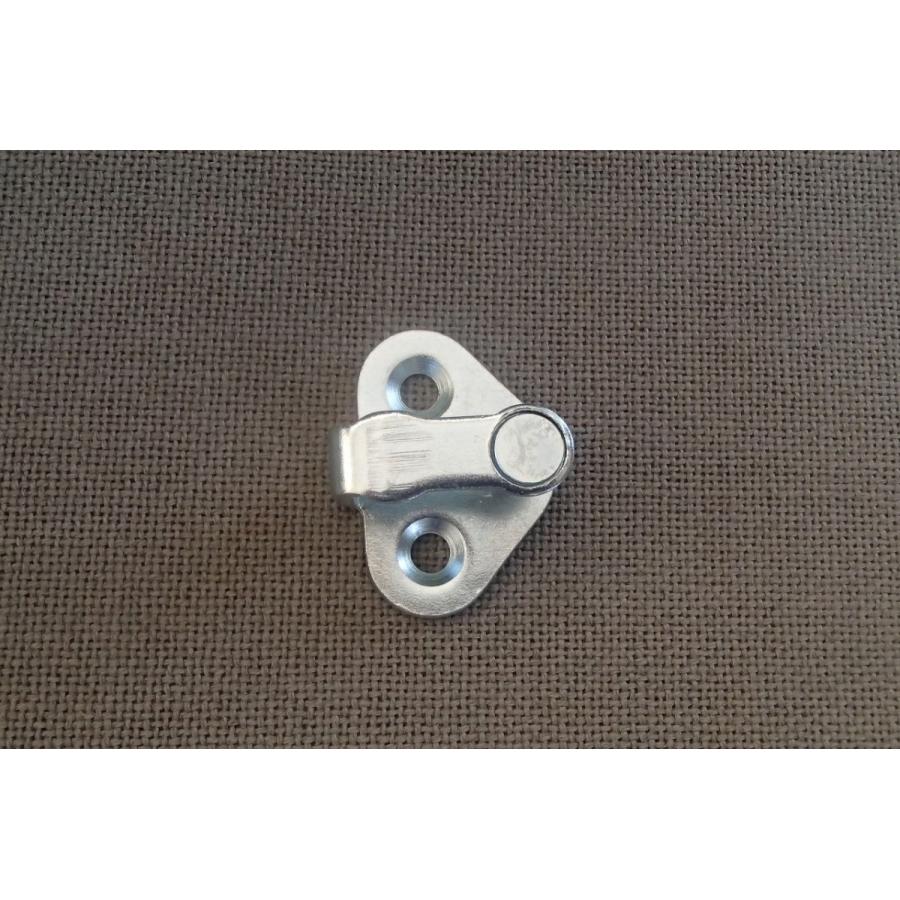 ランドローバー ディフェンダー ドアストライカー 社外品 : 旭