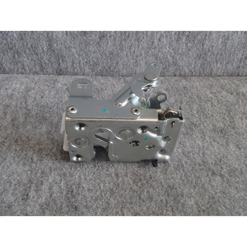 ディフェンダー　純正リアゲート　ソフトクローザー　新品未使用品 ディフェンダー 純正リアゲート ソフトクローザー 新品未使用品