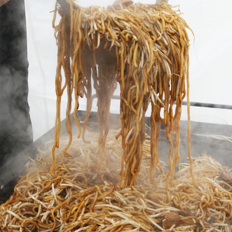 焼きそば麺 B級グルメ ご当地グルメ 取り寄せ 常温保存 食品 美味しい 夜食 送料無料 太麺 なみえ焼そば 70食 ソース1 8l ラード0g セット常温保存 Namiyaki Jouon06 なみえ焼きそばの旭屋 通販 Yahoo ショッピング
