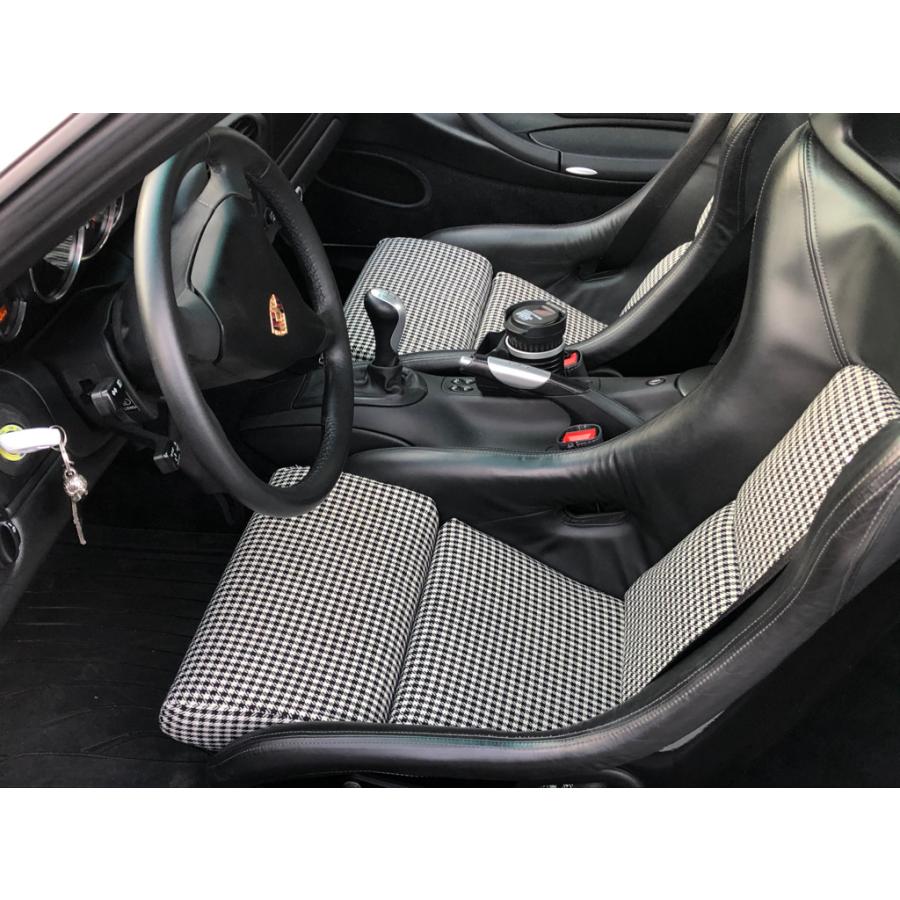 レストア用シート生地　ポルシェ・ぺピタ(Pepita)　ホワイト／ブラック