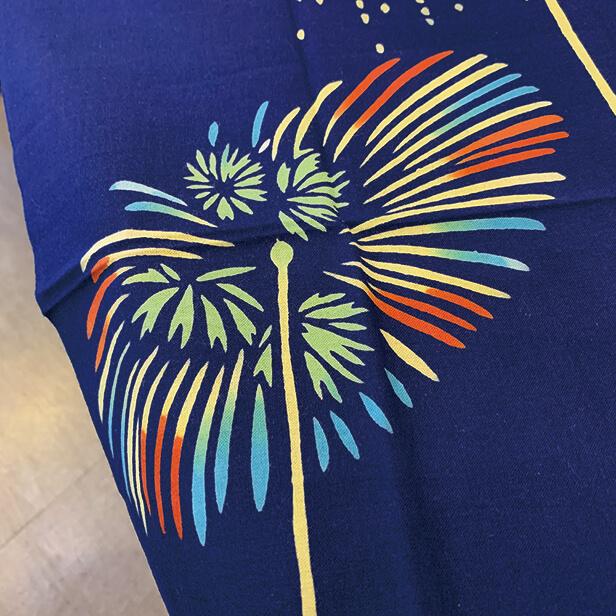 手ぬぐい 花火 夏 紺 和インテリア 飾る 和柄 おしゃれ 額 タペストリー 日本製 綿100 晒し木綿 日本土産 外国人に人気 アート蒼 6143 手ぬぐい専門店 麻布十番 麻の葉 通販 Yahoo ショッピング