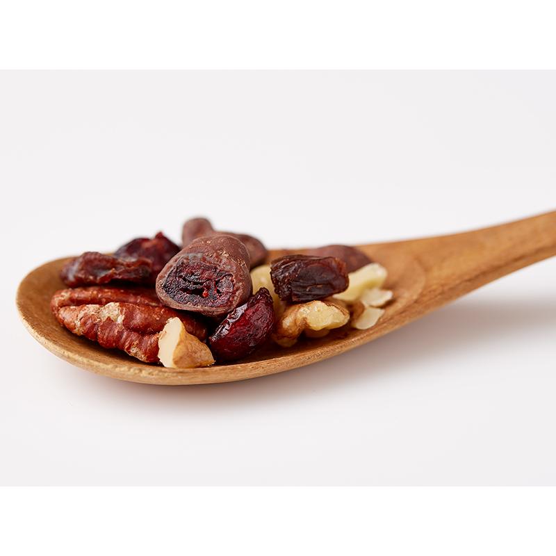 フェアトレード クランベリーチョコ×ベリー×ナッツ　40g　(オーガニック・有機栽培)(添加物不使用)(冬季限定) (メール便 単品６個まで対応) |  | 01