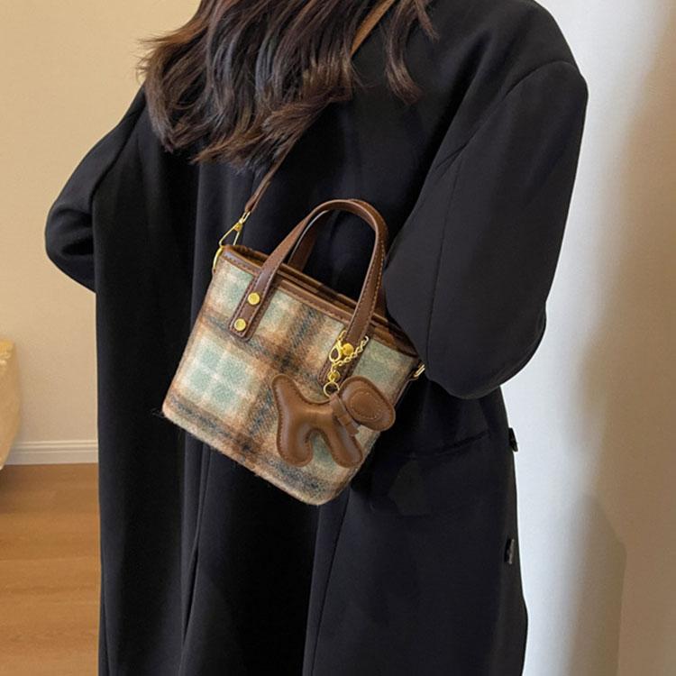 ポシェット バッグ レディース 秋冬 2way かわいい ミニバッグ ポーチ ショルダーバッグ 斜め掛け スマホポーチ スマホポシェット ハンドバッグ おしゃれ |  | 10