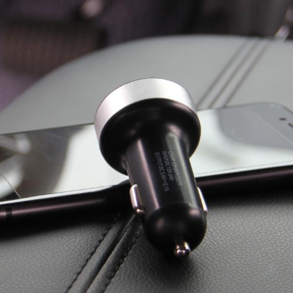 USB シガーソケット ミニ 小型 ２ポートUSB充電器 12v 24v車載用品 3.1A 急速充電 携帯電話 IPHONE IPAD対応 車用Charge kuro |  | 02