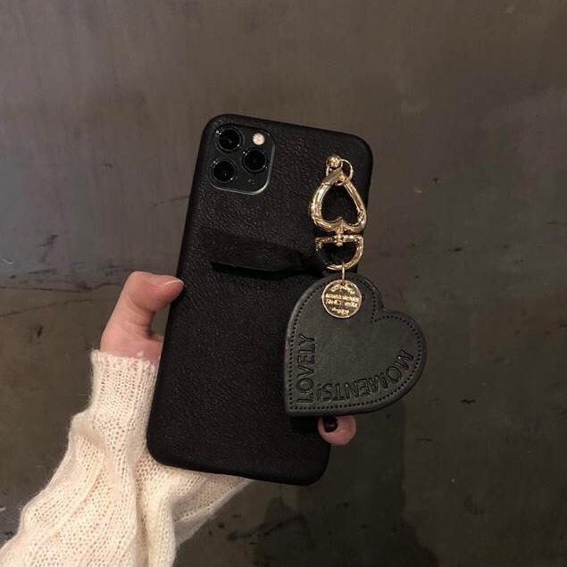 Iphoneケース 韓国 流行り チェーン ストラップ おしゃれ 海外 黒 シンプル Se ハート オシャレ 女子 テンアール アイフォンケース12 11 8 Xr 7 Xs Se2 Iphone 110 Ashop Iphoneケース 通販 Yahoo ショッピング