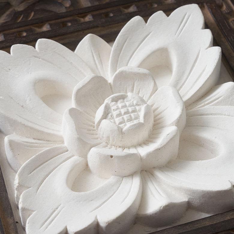 ストーン レリーフ 彫刻 木彫りフレーム付きフラワーモチーフ 20×20cm