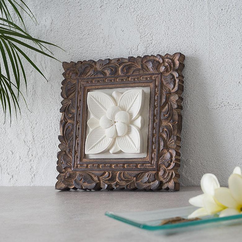 木彫りフレーム付きプルメリアモチーフのストーン レリーフ 彫刻 20
